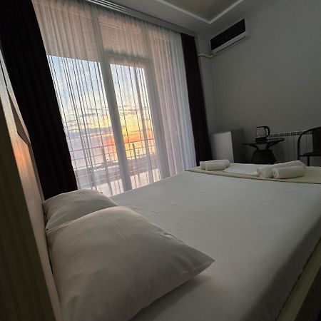 Guest House 99 巴统 外观 照片