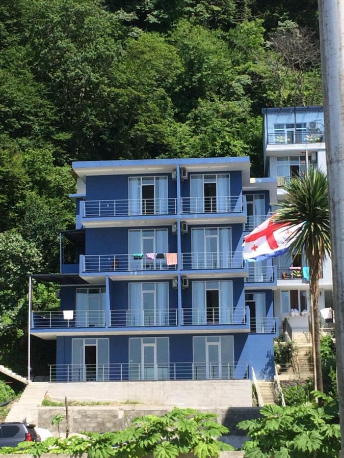 Guest House 99 巴统 外观 照片