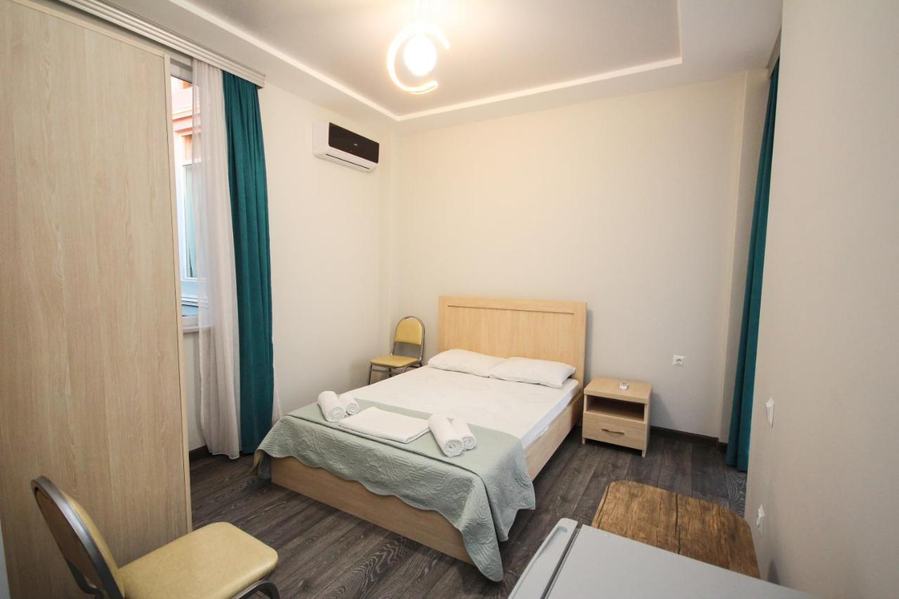 Guest House 99 巴统 外观 照片