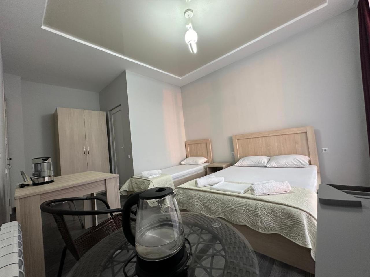Guest House 99 巴统 外观 照片