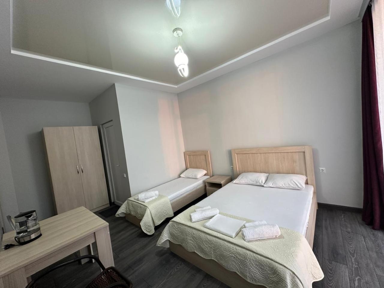 Guest House 99 巴统 外观 照片